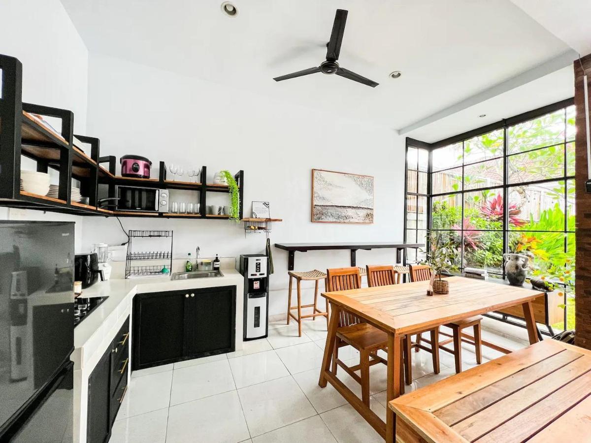 Island Boy Guest House Canggu  Exterior photo